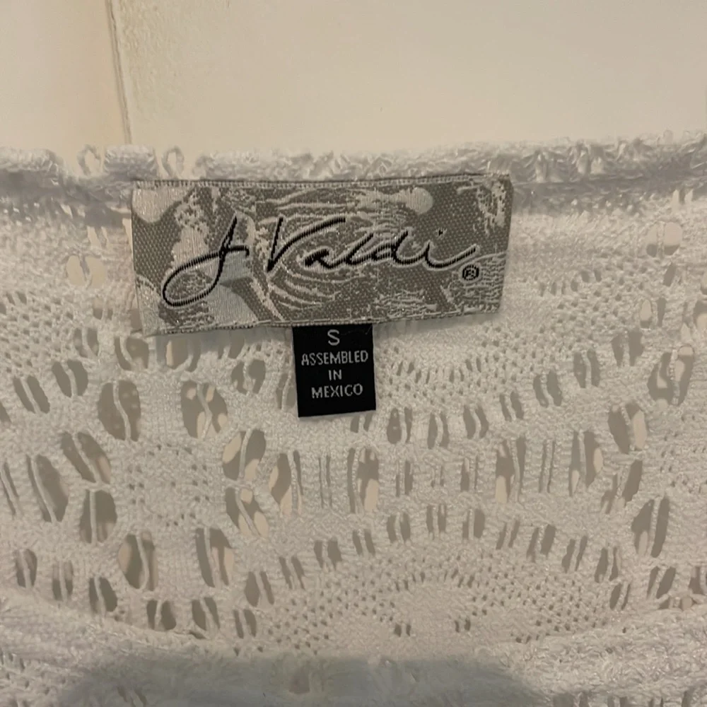 White cover up - Picture 2 of 4